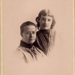 Photo Of Two Girls Ida Eliot And Bertha Lincoln
