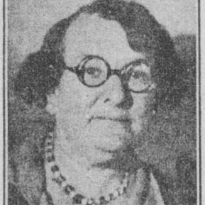 Profile photograph courtesy of La Presse (Montréal, Canada), August 10, 1928, Collections de BAnQ.